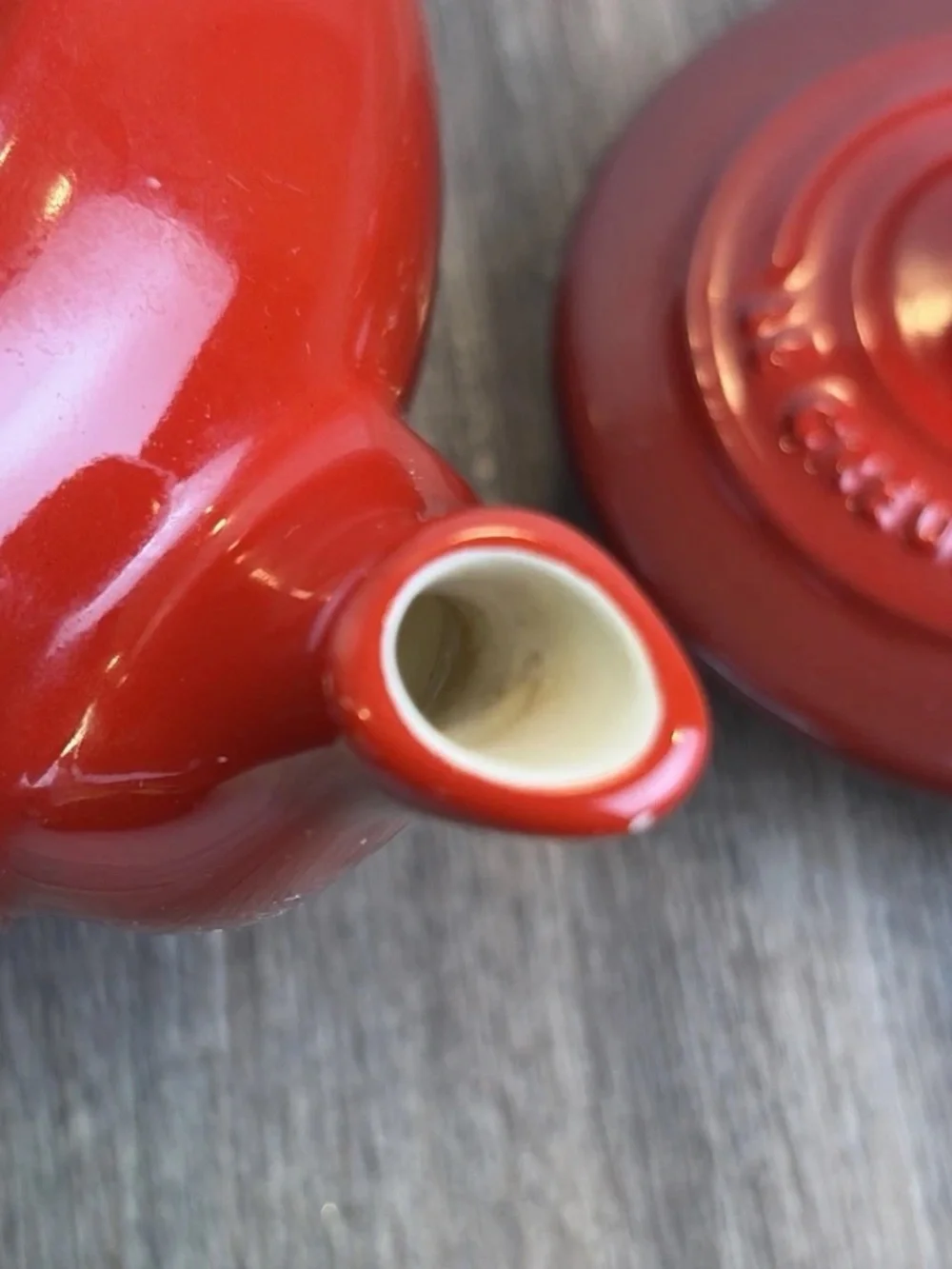 Le Creuset 2 cup Ombre Cerise Red Stoneware Teapot with Lid - NO Infuser Basket
